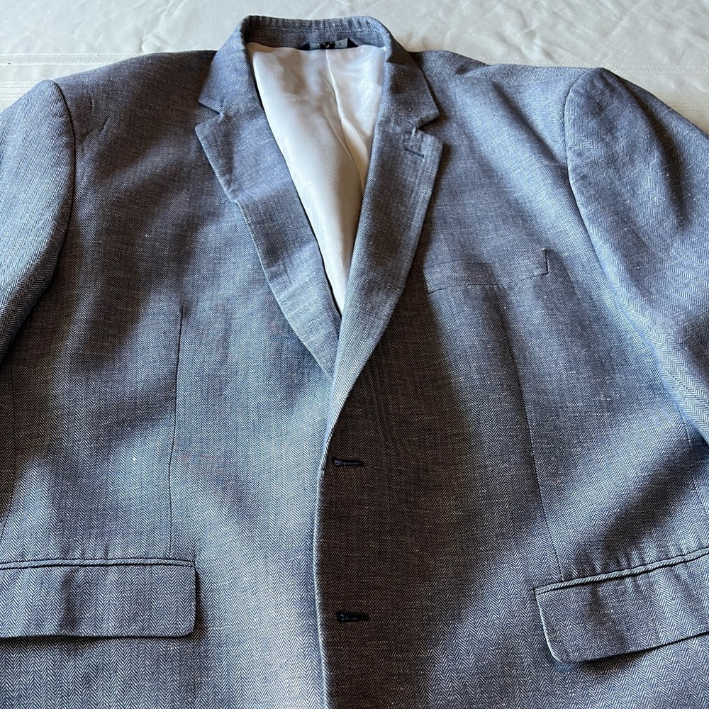 Nearly new men’s sport coat.